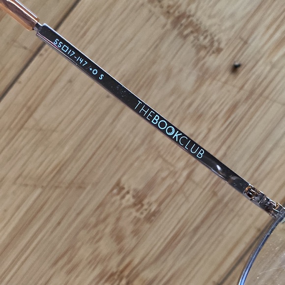 NEW The Book Club “Hard Crimes” aviator blue light glasses in gold - Picture 5 of 6